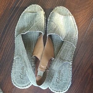 Women's Clark's Artisan Sandals size 8.5- beige